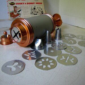 Vintage Mirro Cookie Donut Pastry Press 12 Discs VGC